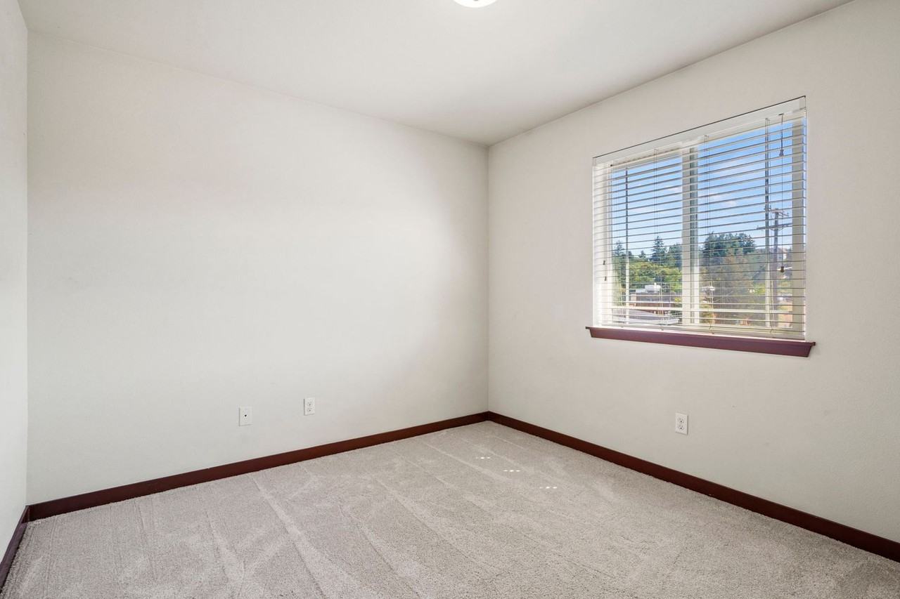 Beautiful Townhomes - Photo 4 of 17