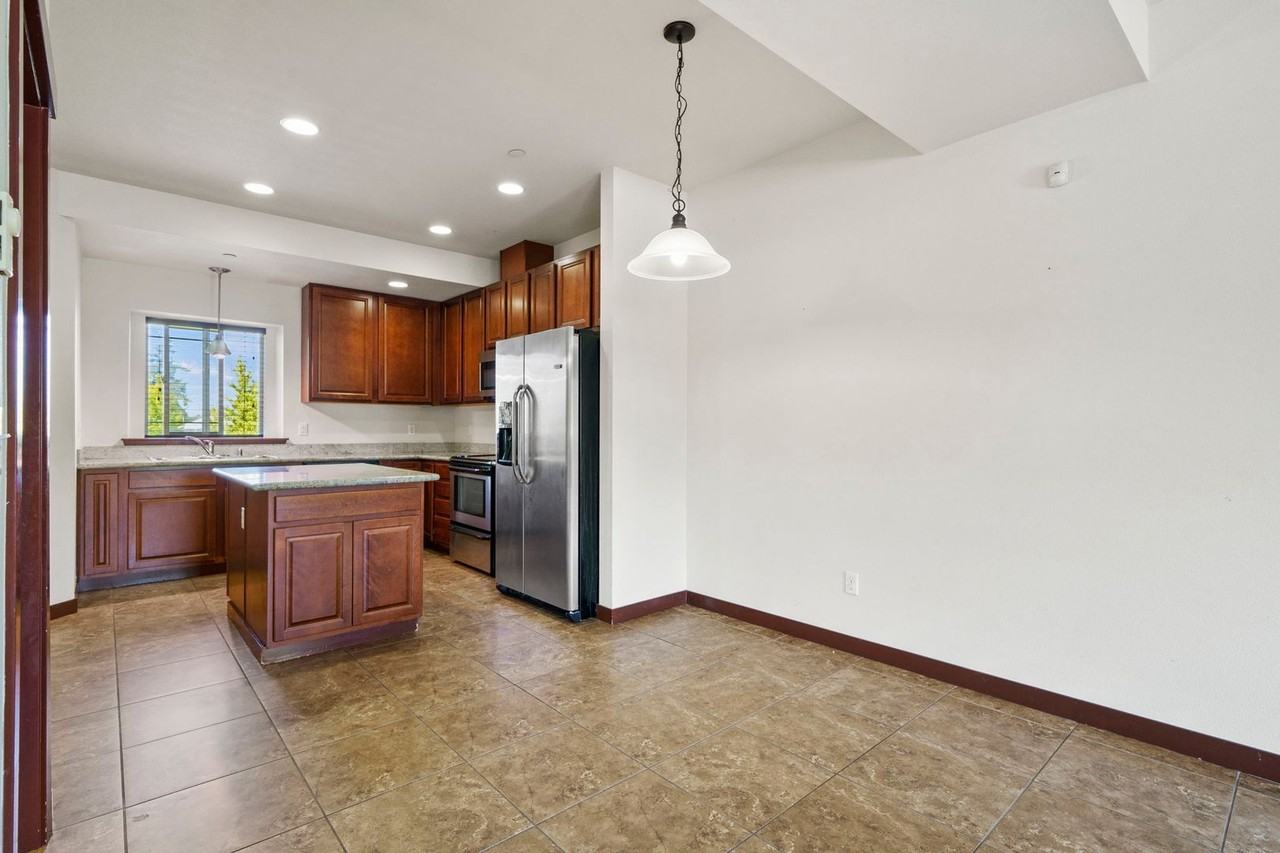 Beautiful Townhomes - Photo 5 of 17