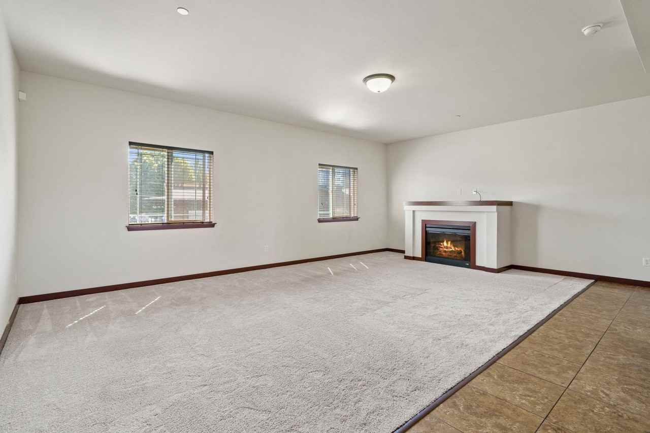 Beautiful Townhomes - Photo 6 of 17