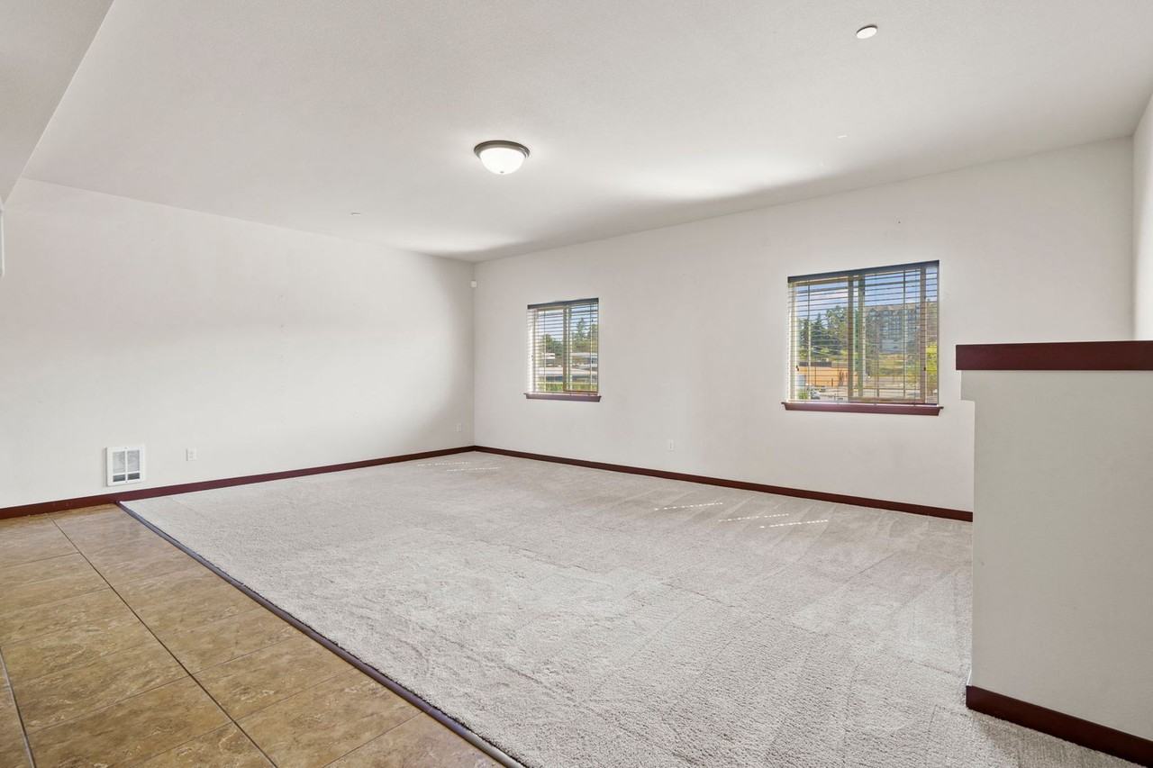 Beautiful Townhomes - Photo 7 of 17