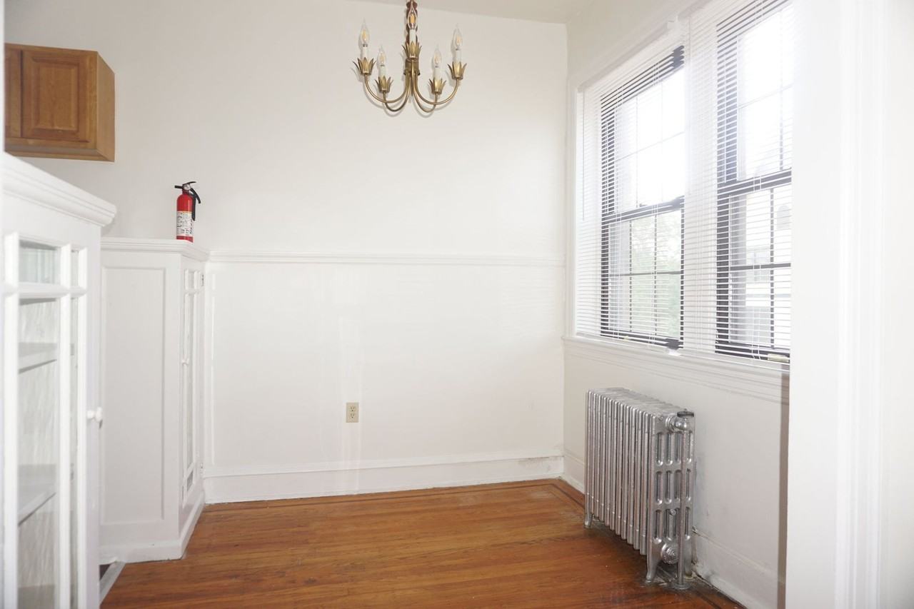 Stratford Court Apartments - Photo 7 of 18