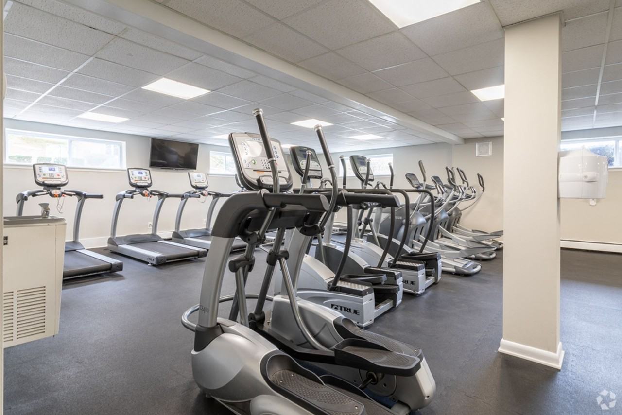 Bishop Hill Apartments - Photo 4 of 46