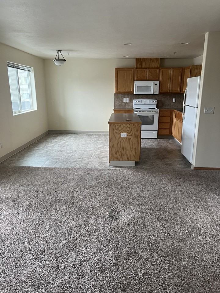 Appleway & Rosewood Apartments - Photo 6 of 22