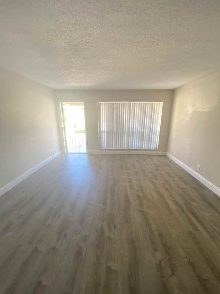 Whispering Palms Apartment Homes Apartments 4850 Ne 5th Ave, Boca