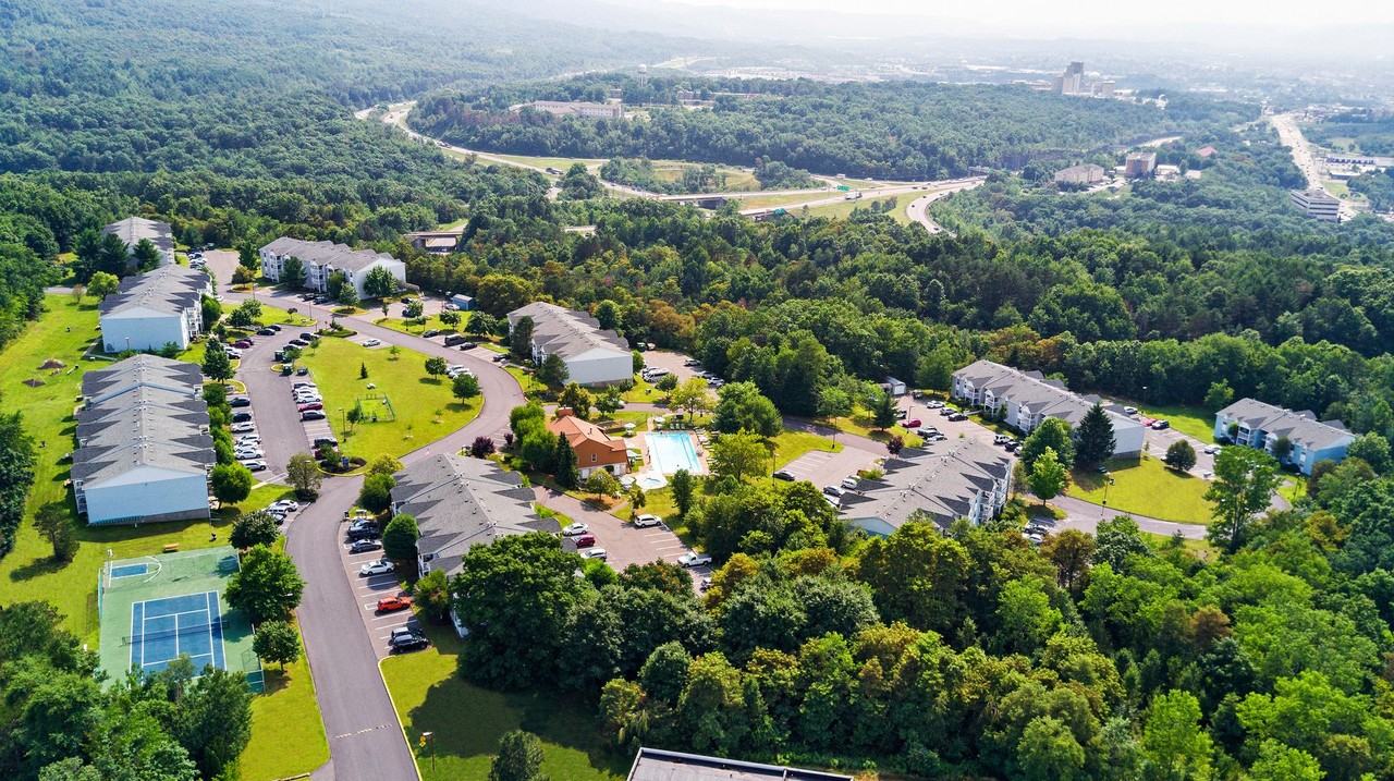 136 Wildflower Dr - Photo 3 of 24