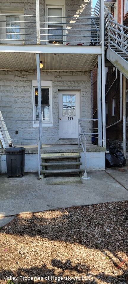 415-417 S Potomac St - Photo 2 of 7