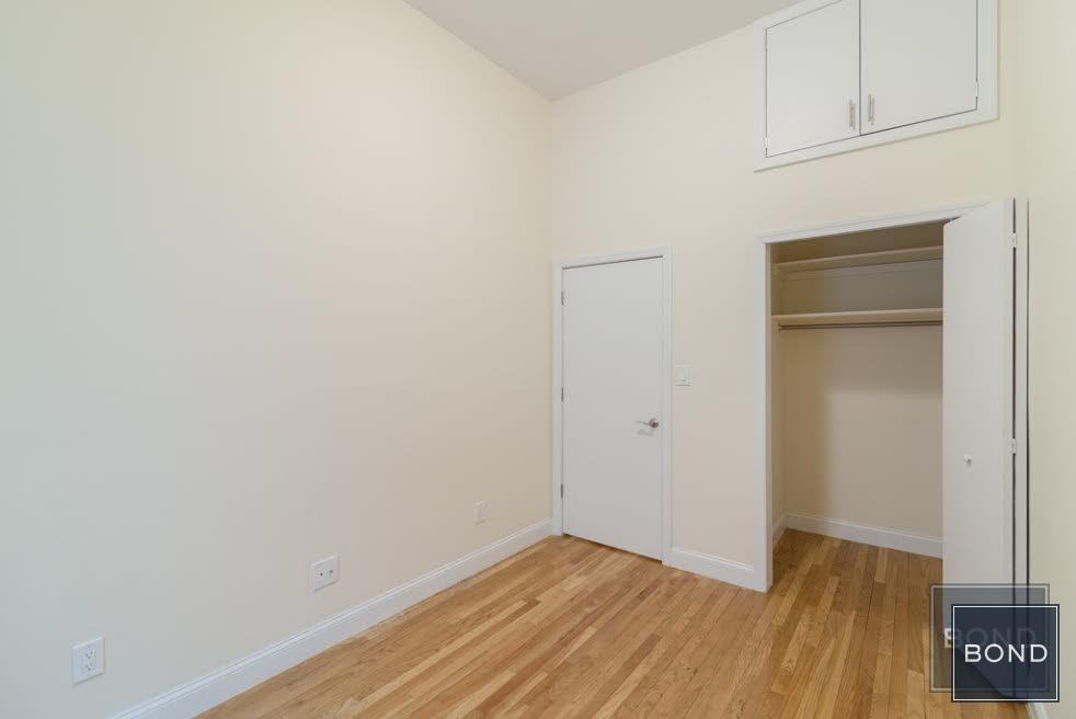 Broadway & W 204th St #ts