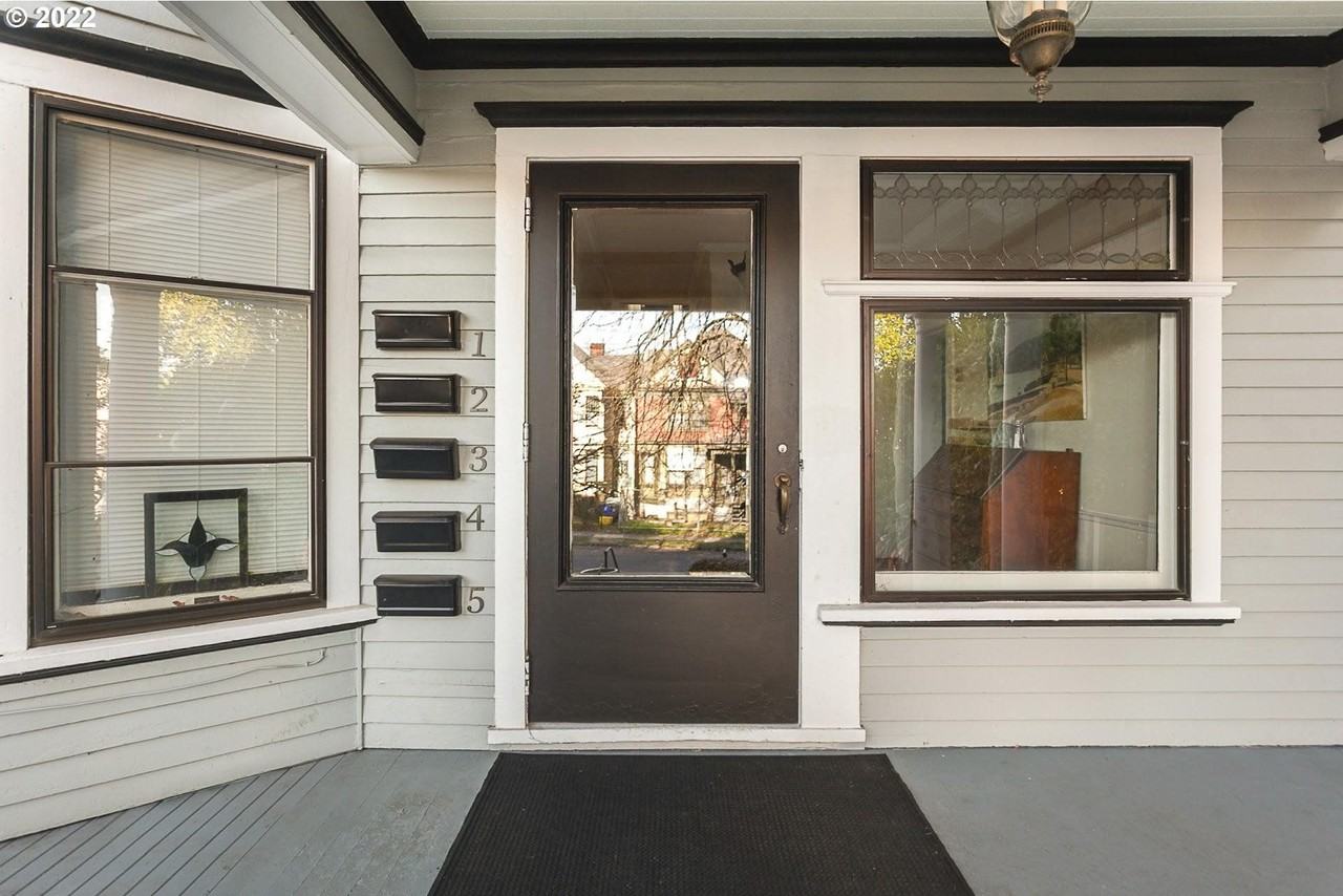 1520 Sw Montgomery St - Photo 2 of 26