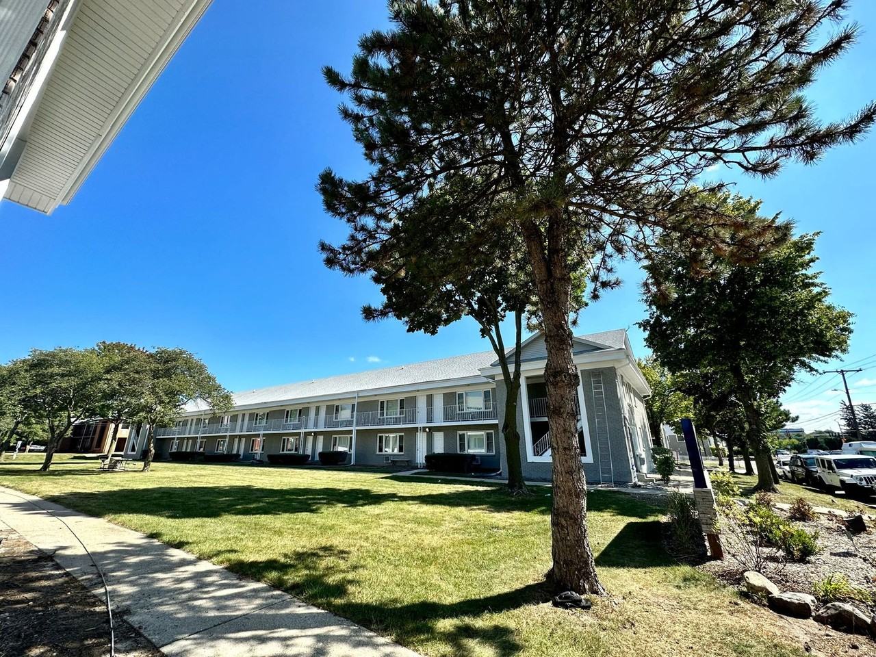 Harrison Beach Apartments - Photo 3 of 50