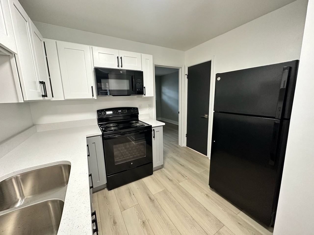 Harrison Beach Apartments - Photo 7 of 50