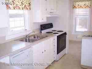 326 E 27th St - Photo 3 of 11