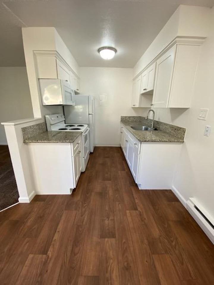 Alta Redwoods Terrace - Photo 6 of 12