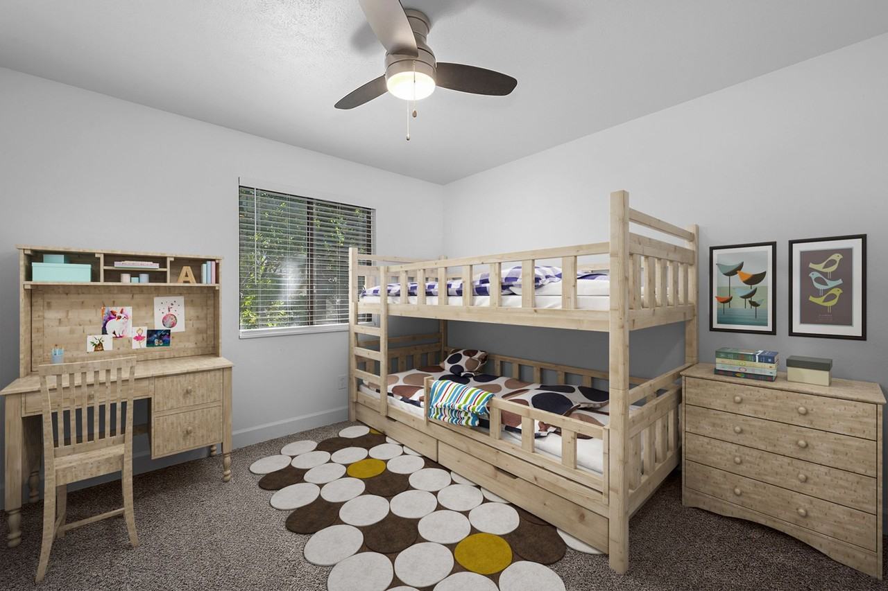 Native and Sienna - Photo 5 of 31