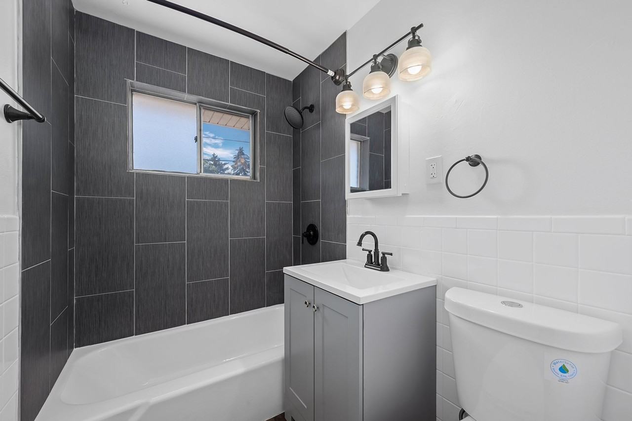 Native and Sienna - Photo 4 of 31