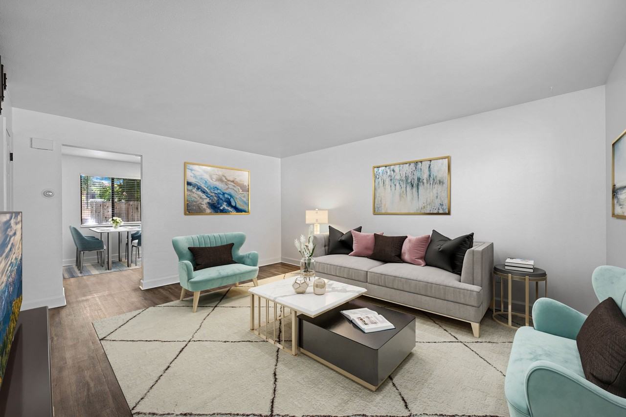 Native and Sienna - Photo 3 of 31