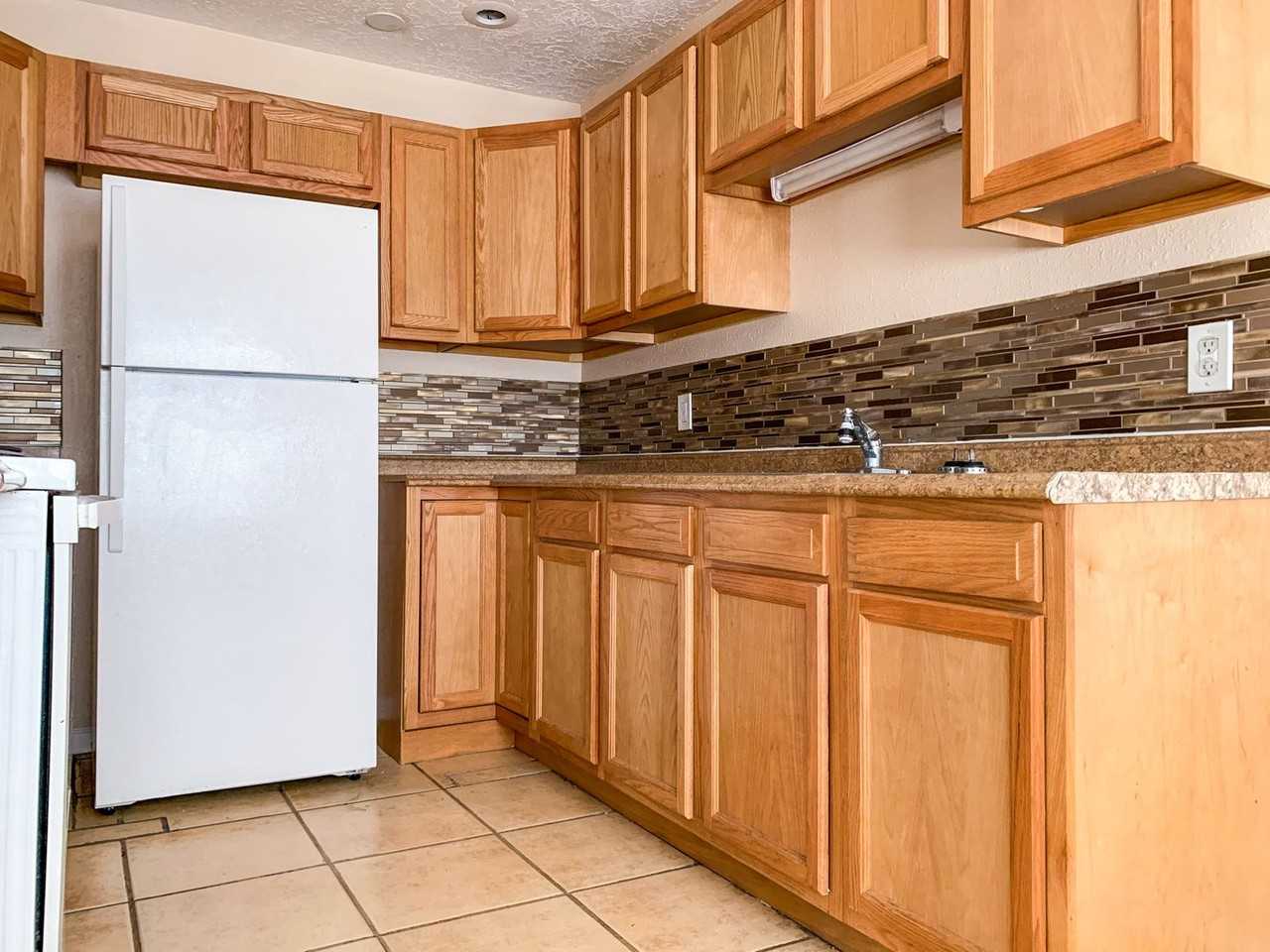 Desert Park Apartments - Photo 7 of 50