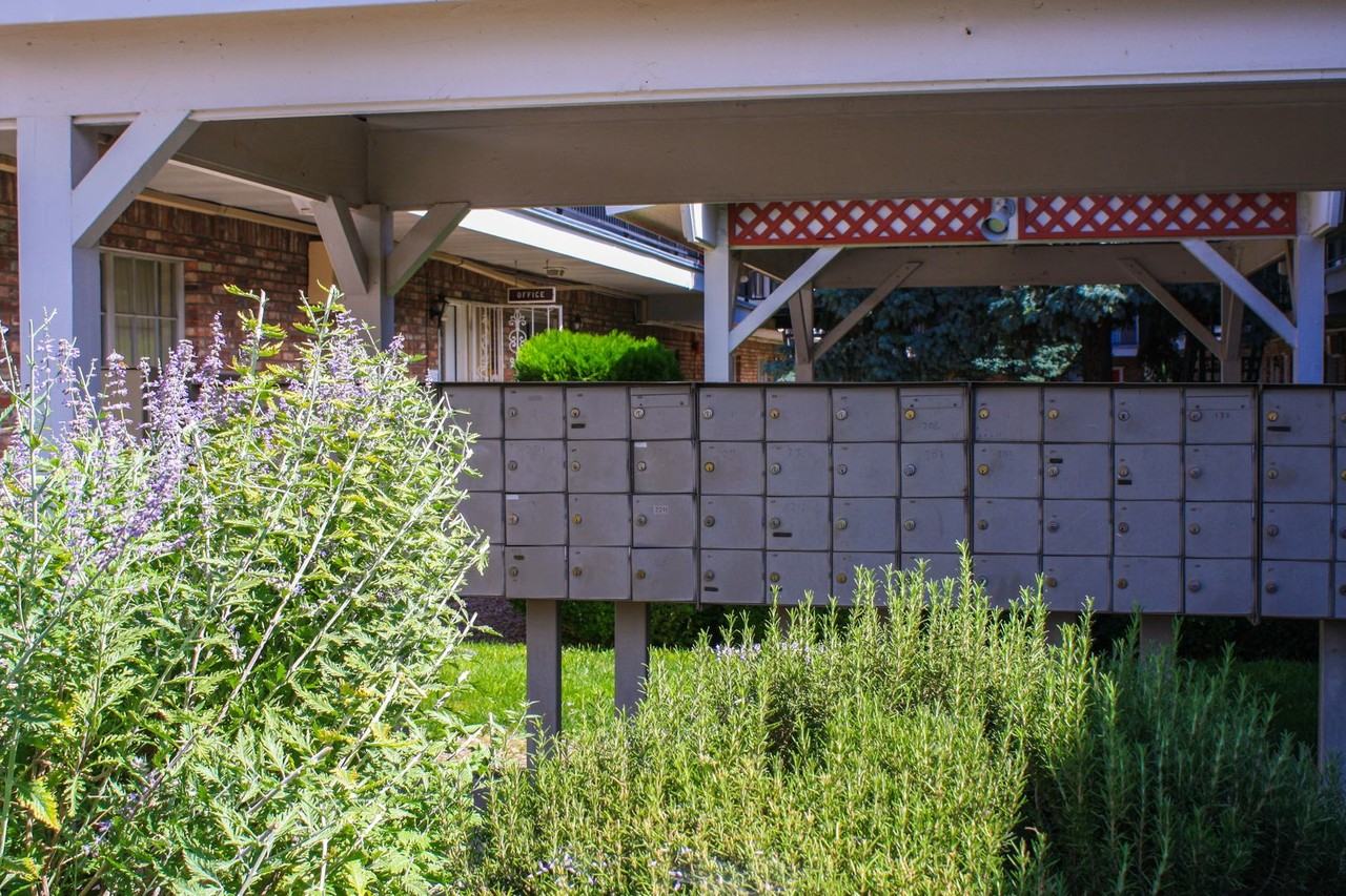 Continental Arms Apartments: Charming Gated Community - Photo 7 of 50