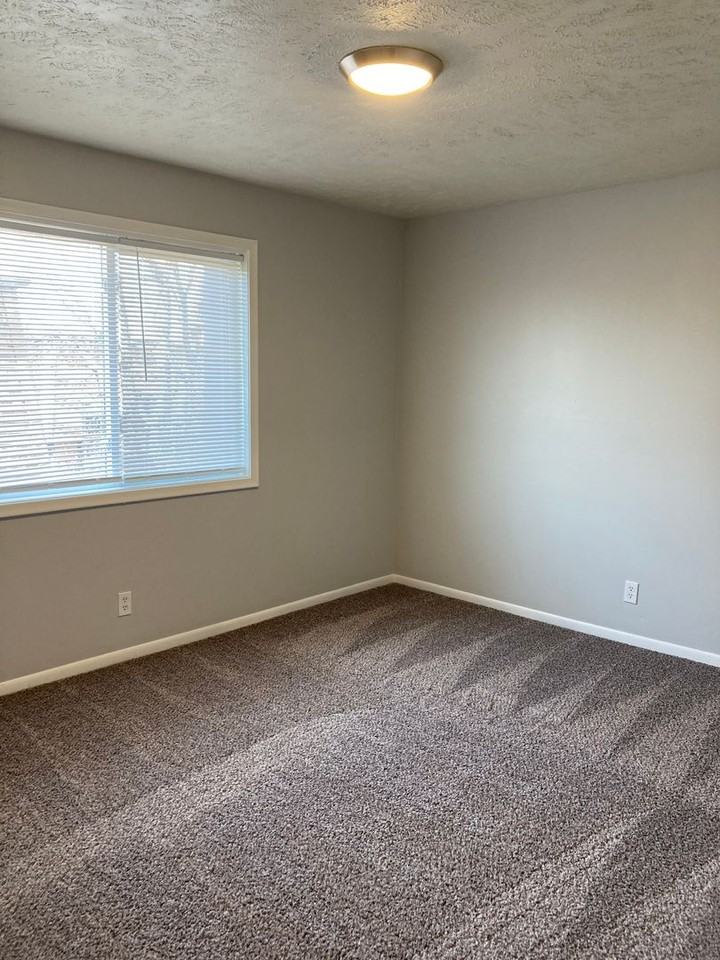 10715 O Street - Photo 5 of 15