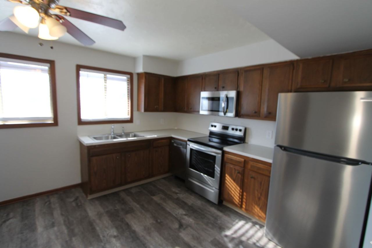 10715 O Street - Photo 7 of 15