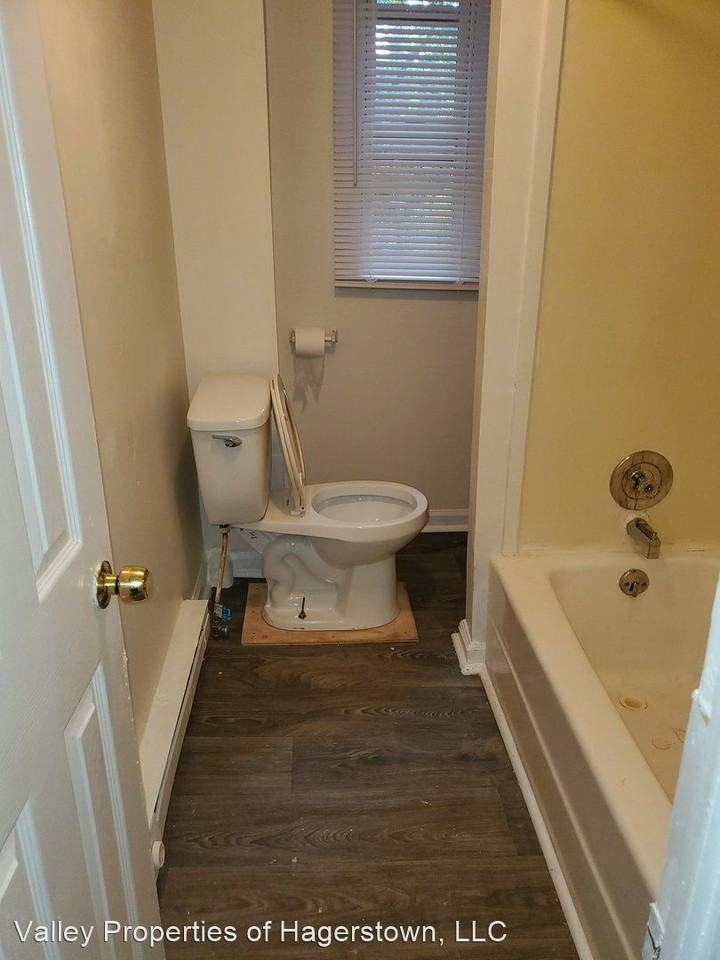 9 E Lee St - Photo 2 of 20