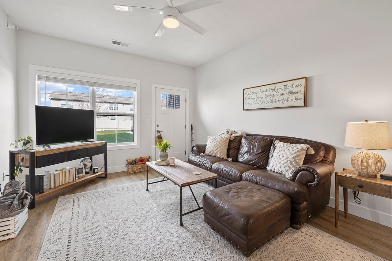 3216-3218 Gerig - Photo 3 of 18