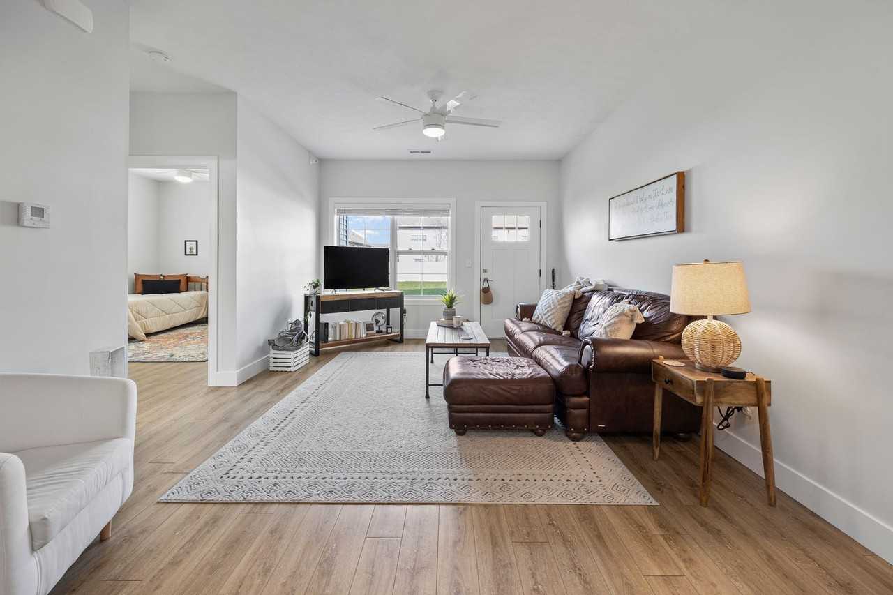 3216-3218 Gerig - Photo 4 of 18