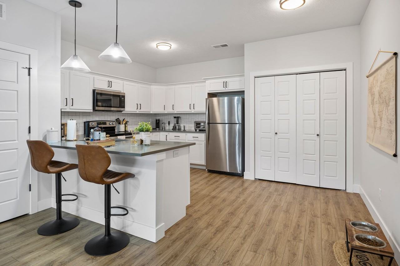 3216-3218 Gerig - Photo 4 of 31