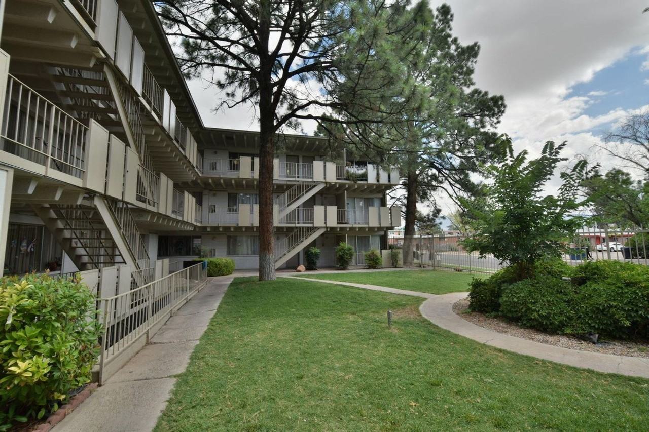 The Lanai Apartments - Photo 2 of 21