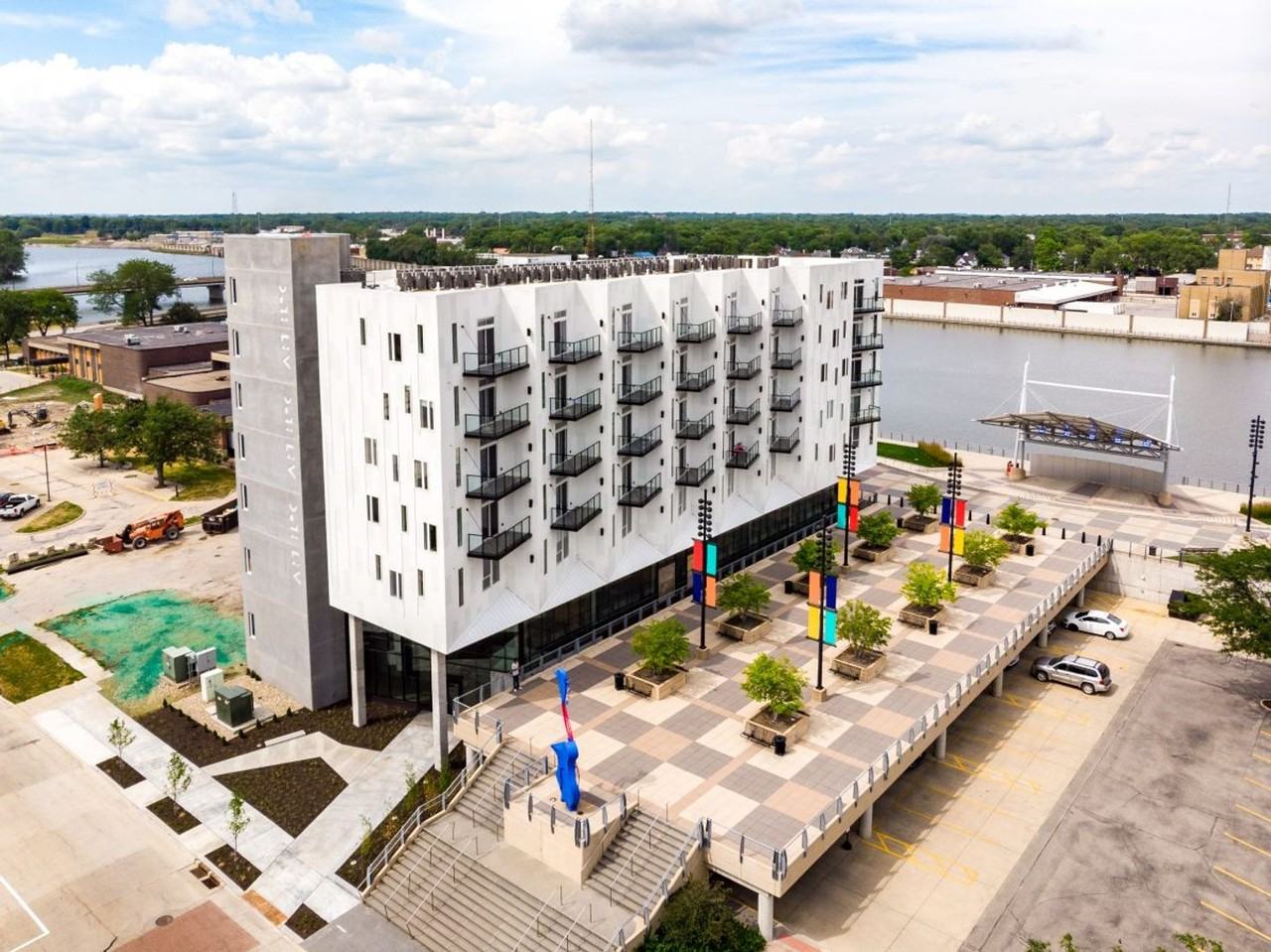 Art Bloc - Photo 2 of 50