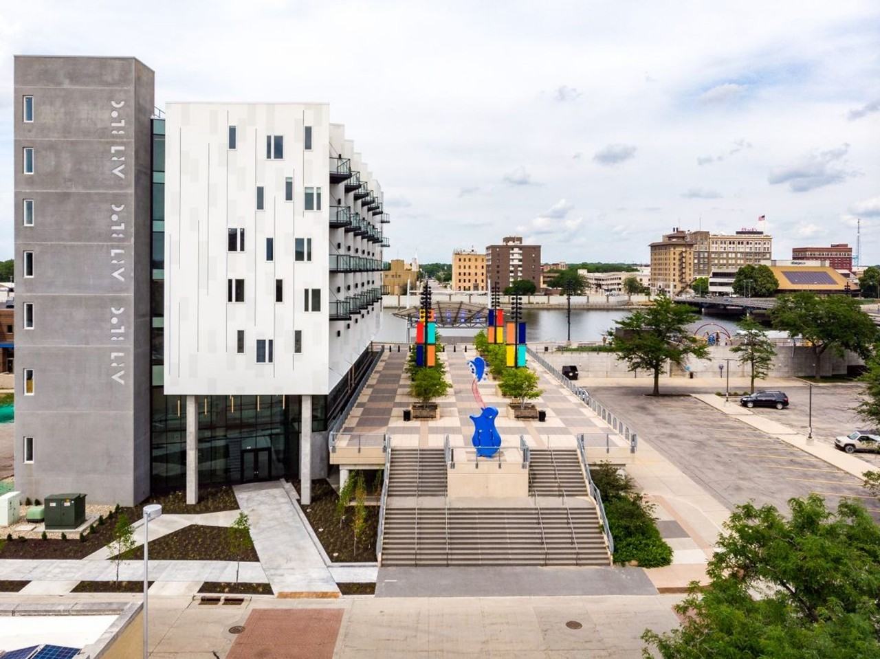 Art Bloc - Photo 2 of 50