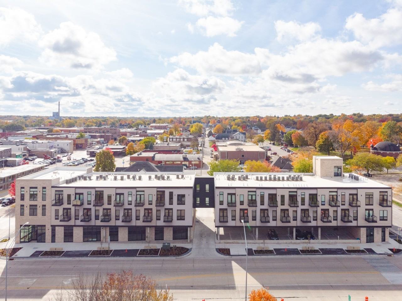 Arabella: 200 W 1st St - Photo 2 of 32