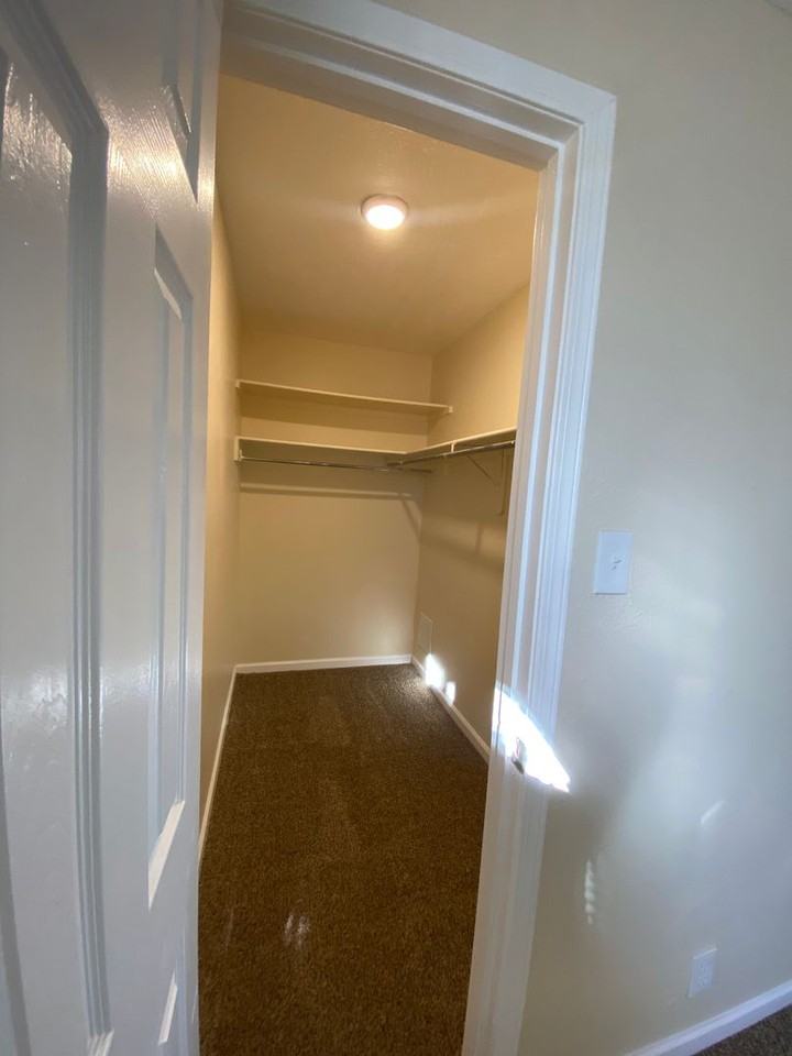 CRESTWOOD APARTMENTS - Photo 4 of 17