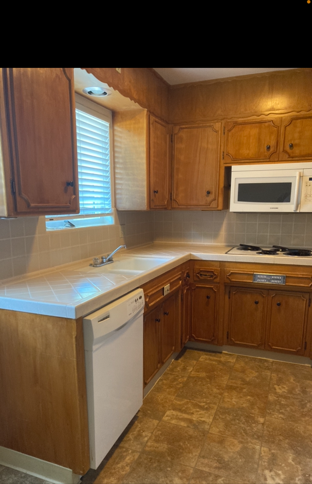 William Tell Apartments - Photo 4 of 23