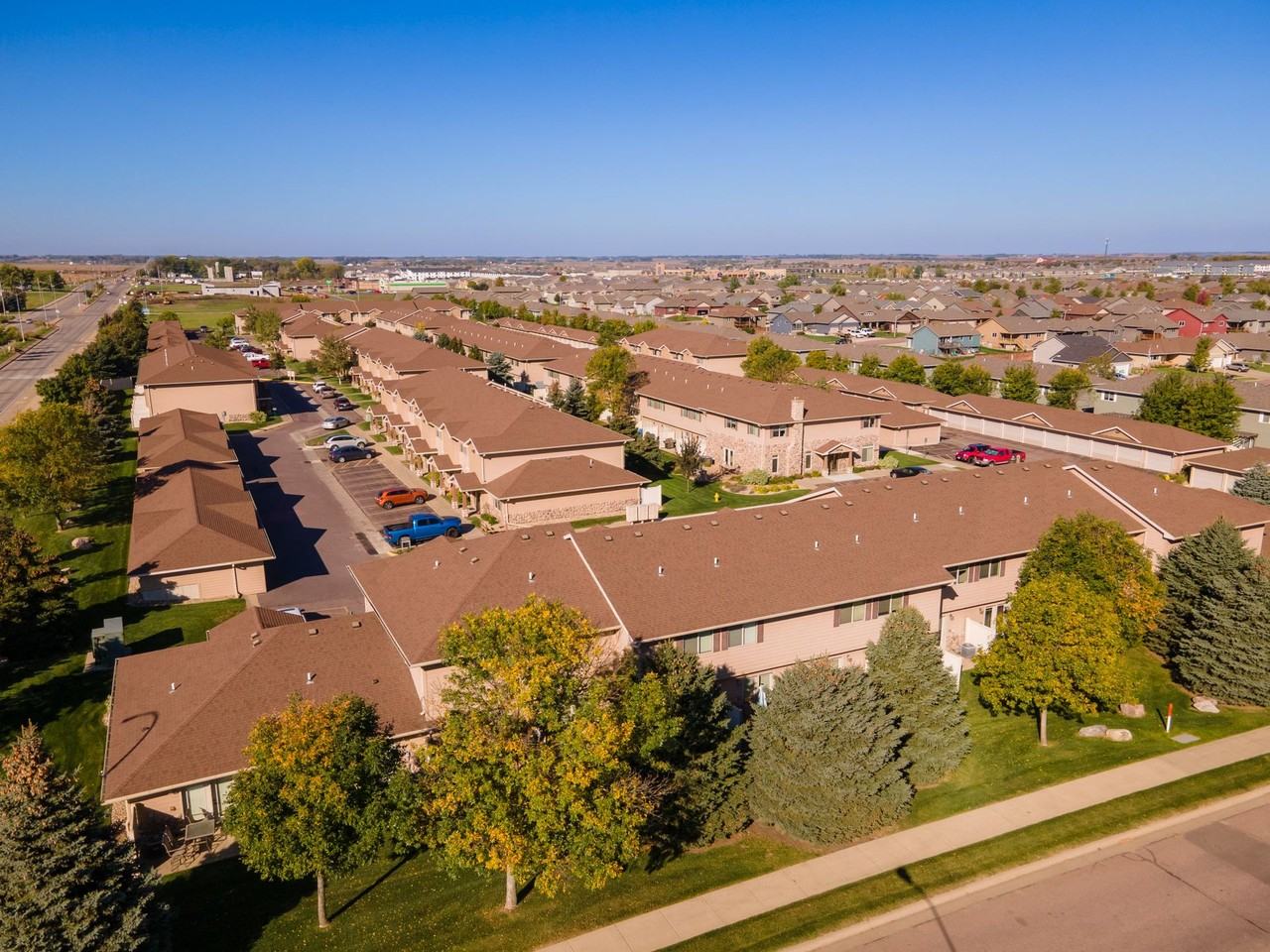 Boulder Creek Townhomes - Photo 2 of 47