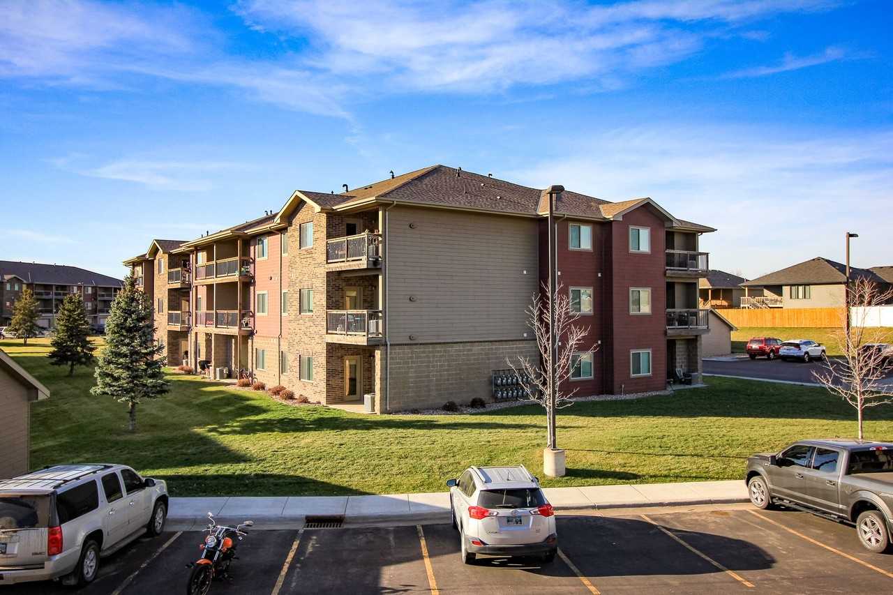The Villas at Canyon Creek - Photo 2 of 50