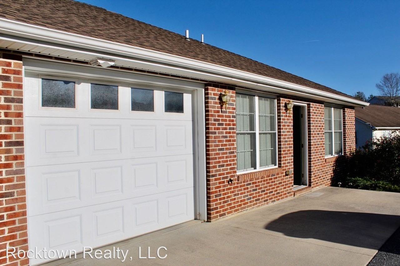 1901 Buttonwood Court Apartments 1901 Buttonwood Ct, Harrisonburg, VA