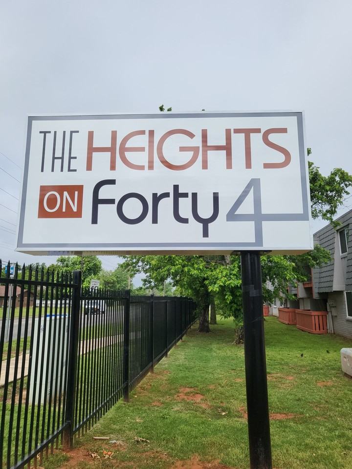 Heights On 44th - Photo 2 of 8