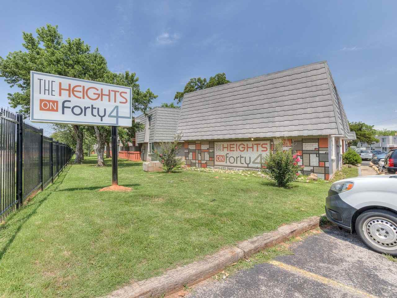 Heights On 44th - Photo 3 of 8