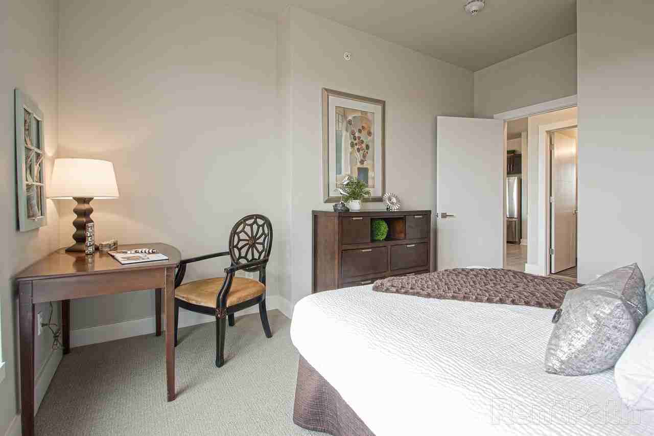 Mosaic on Oakland - Photo 6 of 50