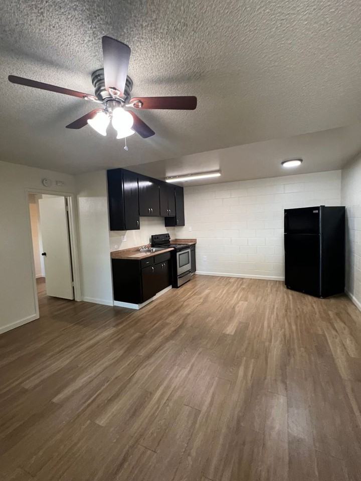 AMBER LIGHTS APTS - Photo 7 of 15