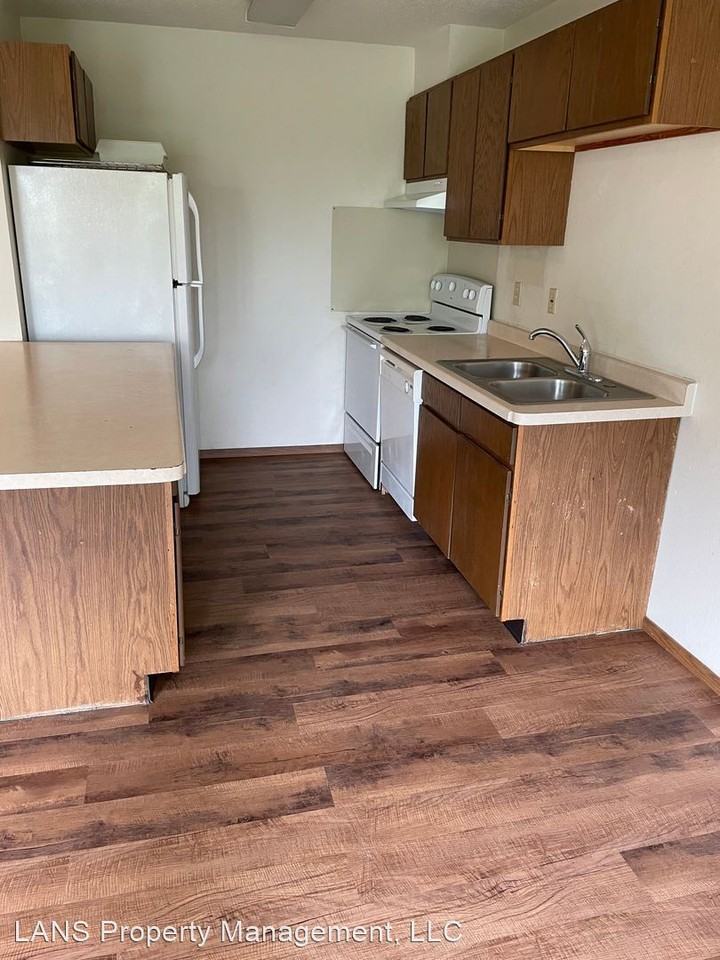 Stearns Terrace Apartments - Photo 3 of 10