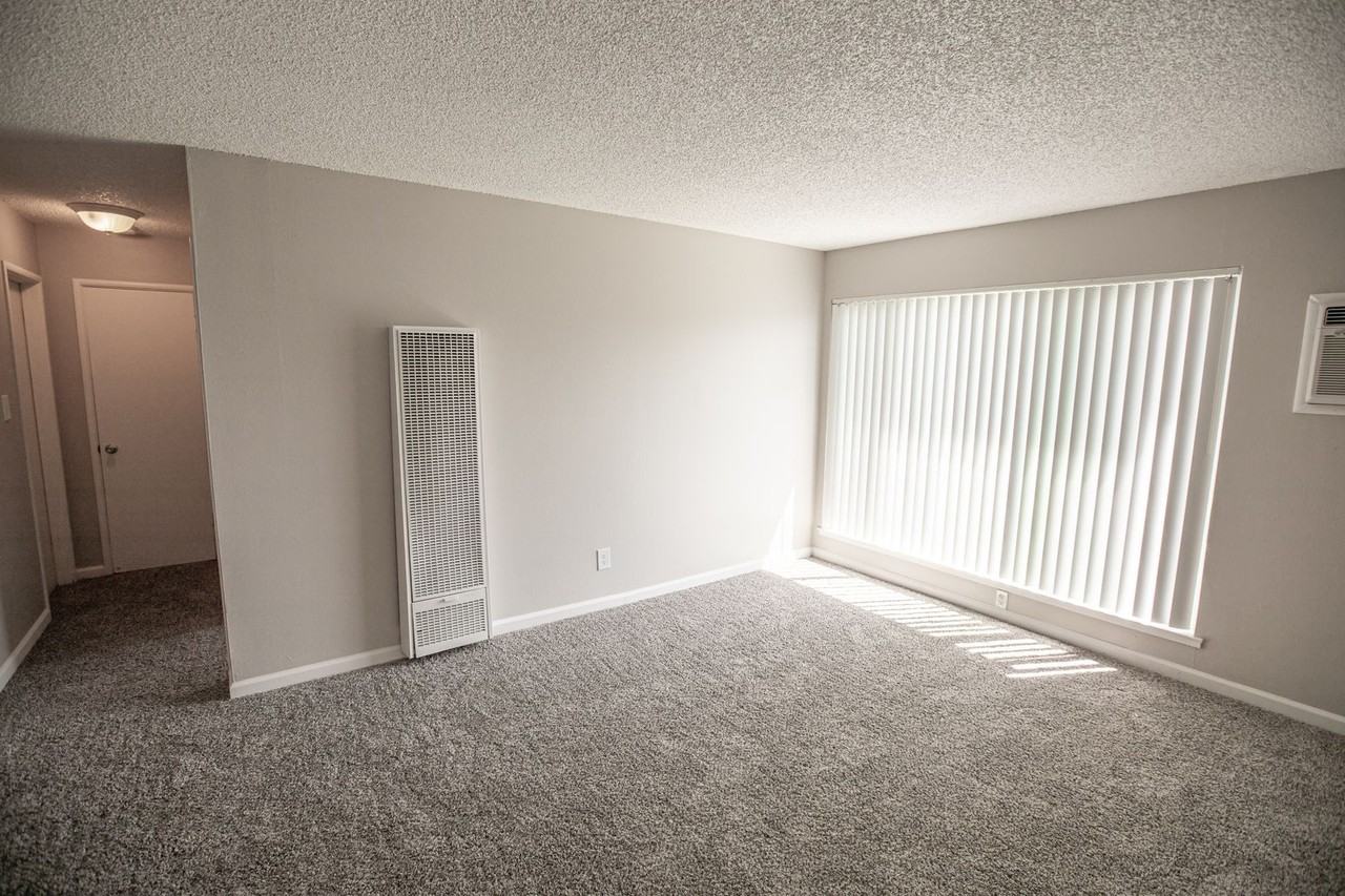 5500 Foothill Garden Court