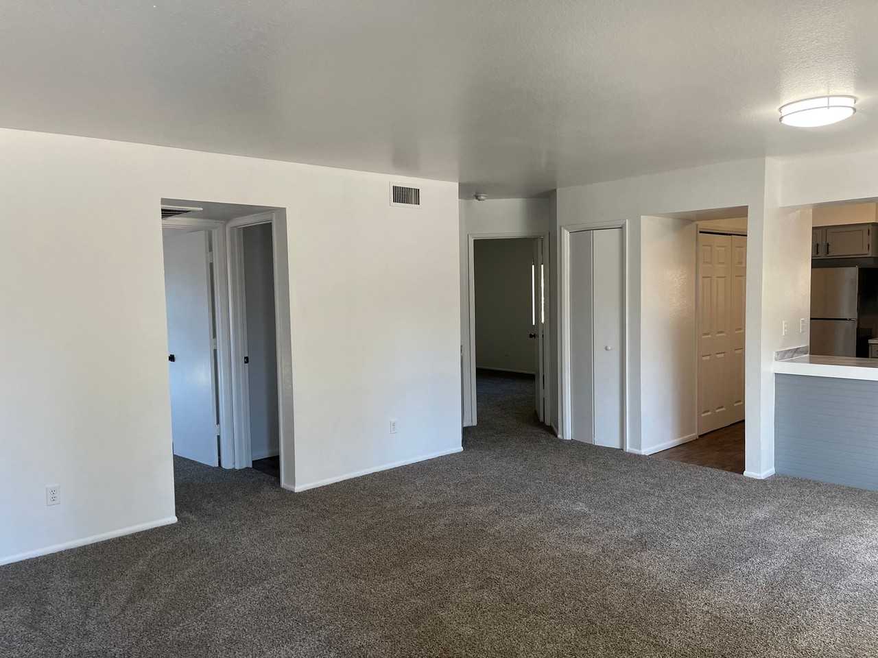 801 East Frontier Street - Photo 6 of 11