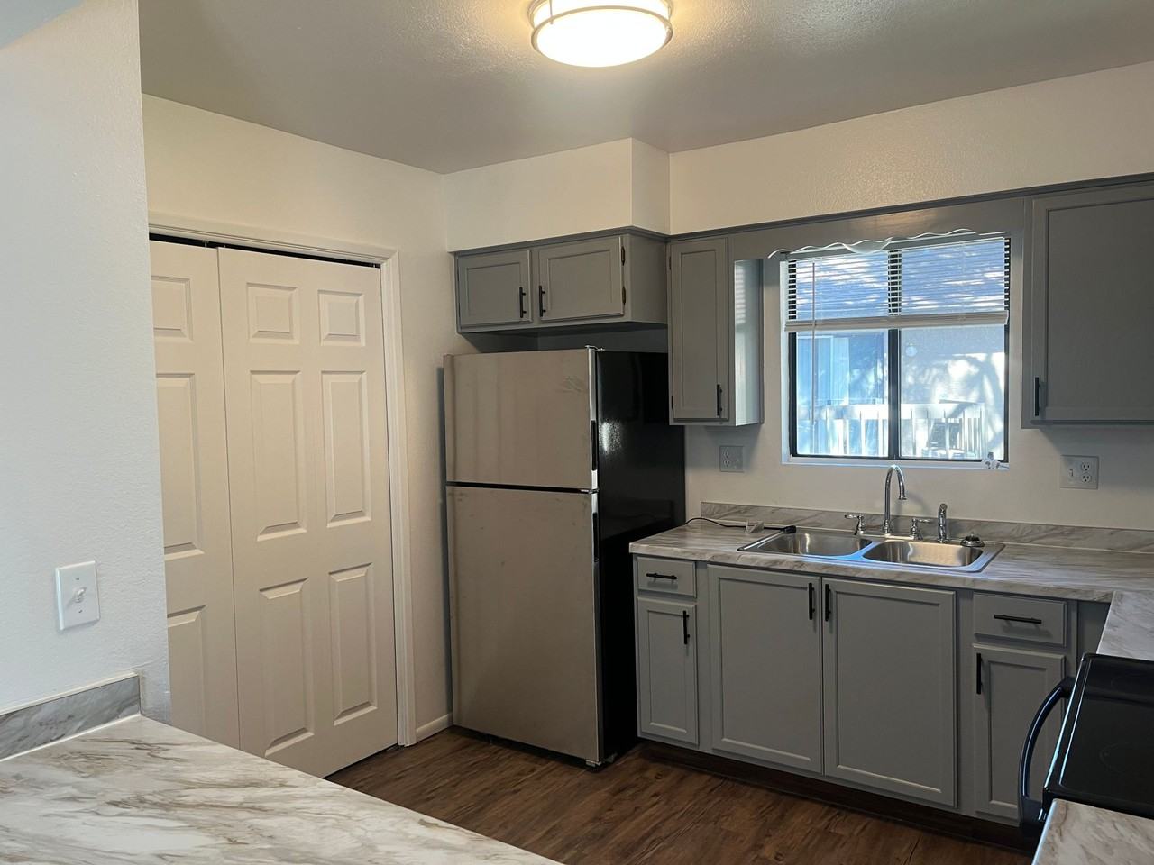 801 East Frontier Street - Photo 7 of 11