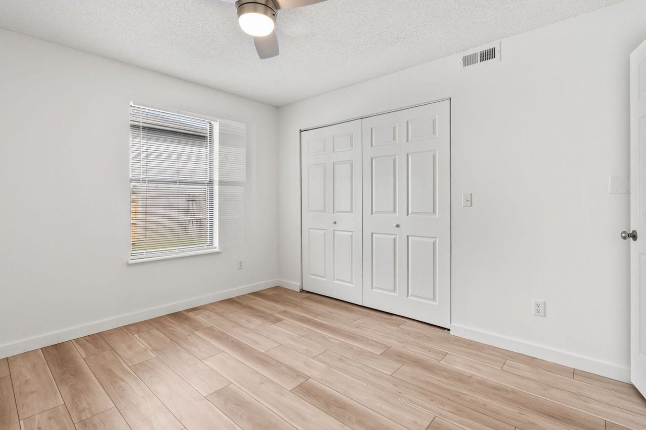Southcreek Apartments - Photo 3 of 26