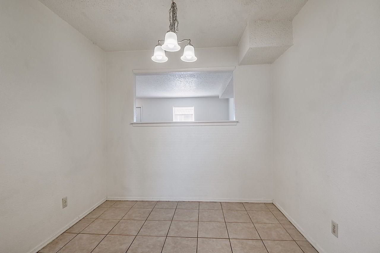 653-1035 N Betty Jo Dr - Photo 5 of 14