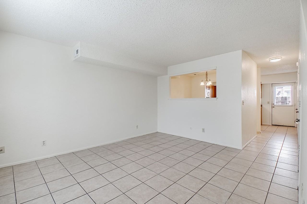 653-1035 N Betty Jo Dr - Photo 4 of 14