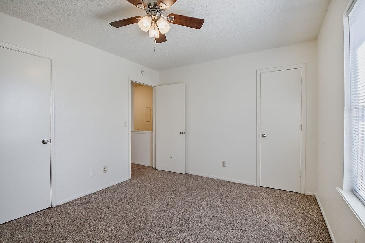 653-1035 N Betty Jo Dr - Photo 2 of 14