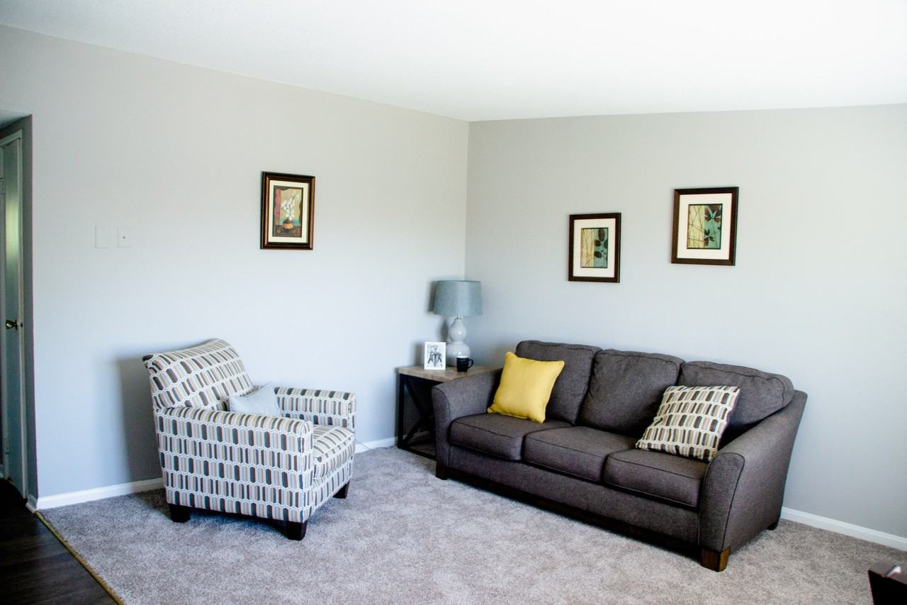 Crimson Apartments - Photo 6 of 12