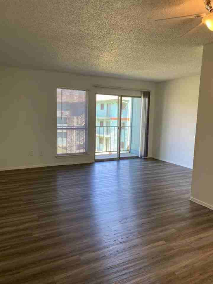 Oaks Apartments - Photo 2 of 32